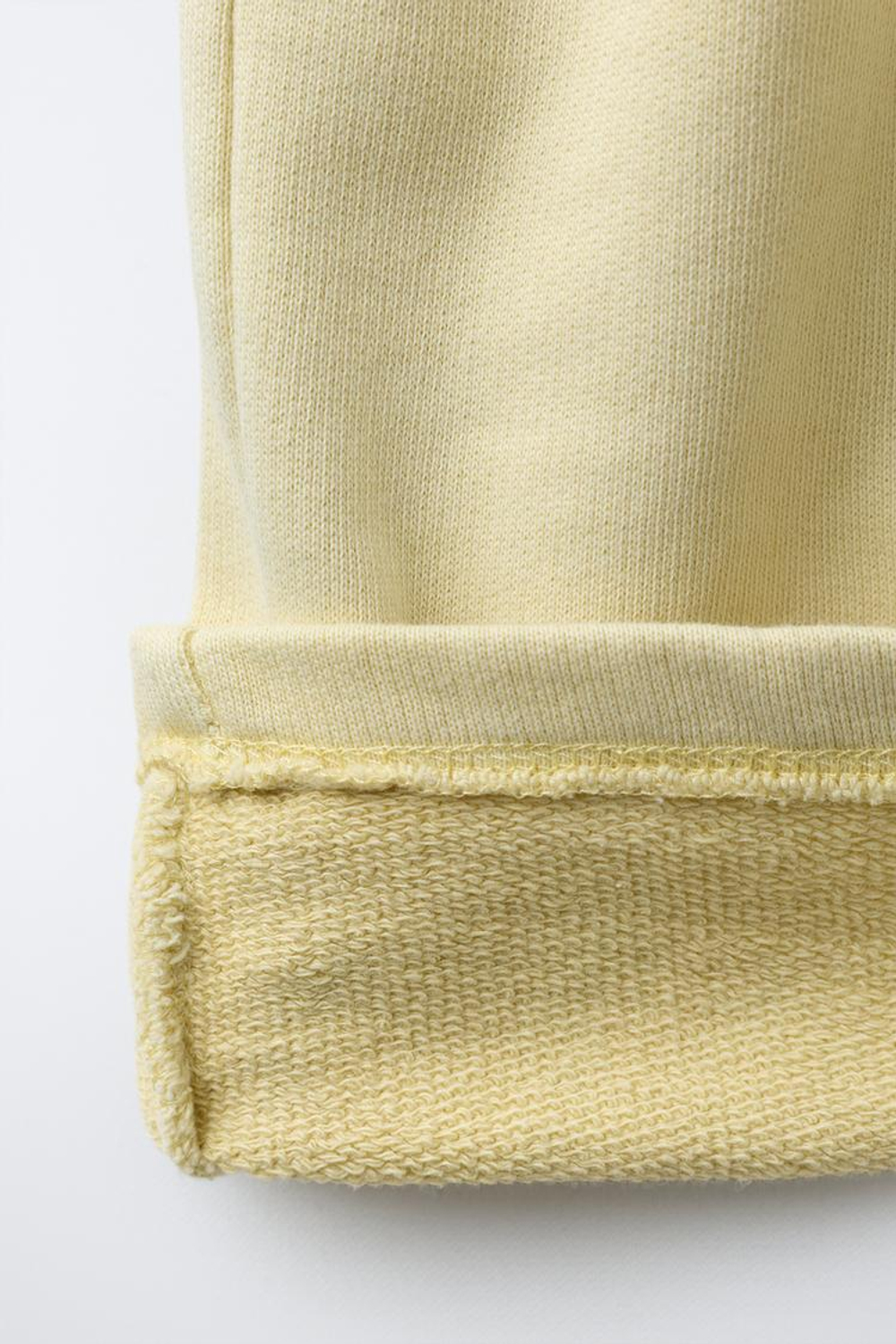 ZARA КОМПЛЕКТ ИЗ ТОЛСТОВКИ И БРЮК WIDE LEG С НАШИВКОЙ, ЖЕЛТЫЙ