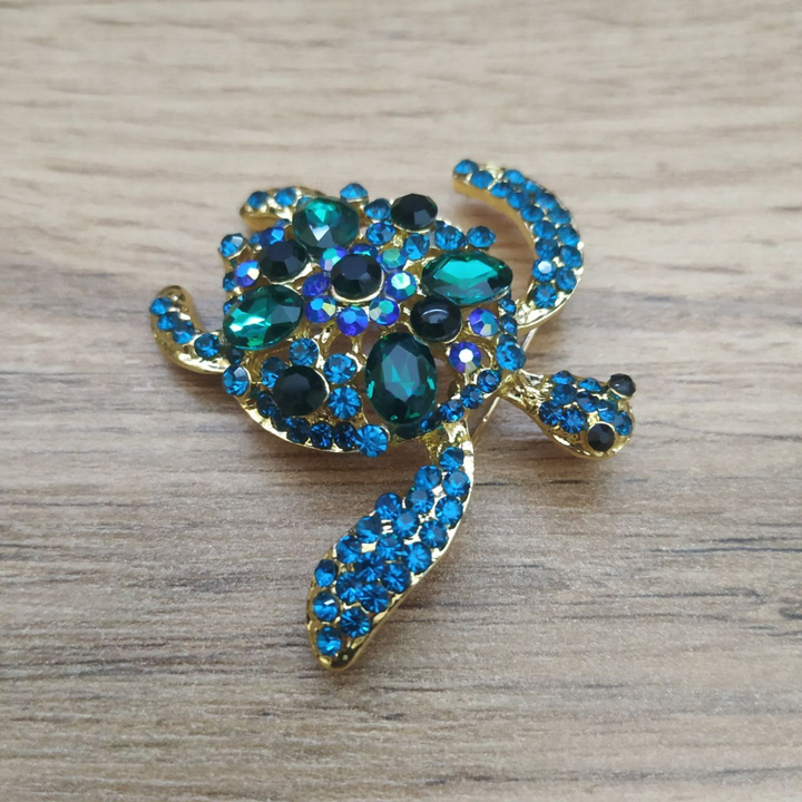 Брошь-кулон Черепашка морская со стразами и камнями металл золотистый