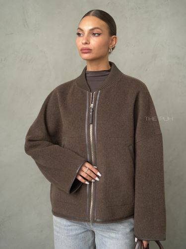 Шоколадный шерстяной бомбер на молнии