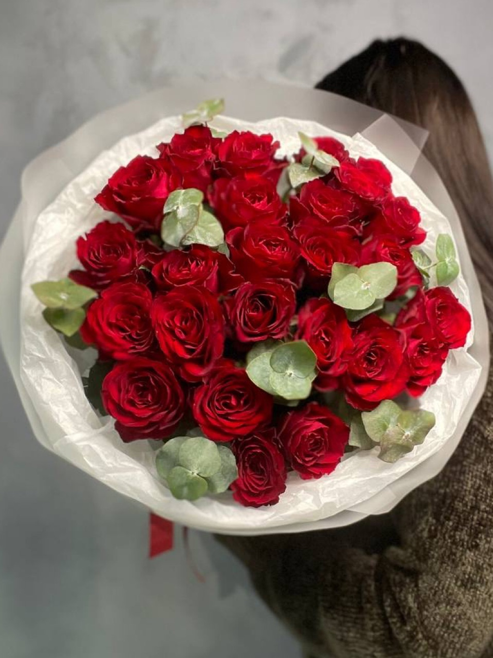 25 роз с эвкалиптом Премиум