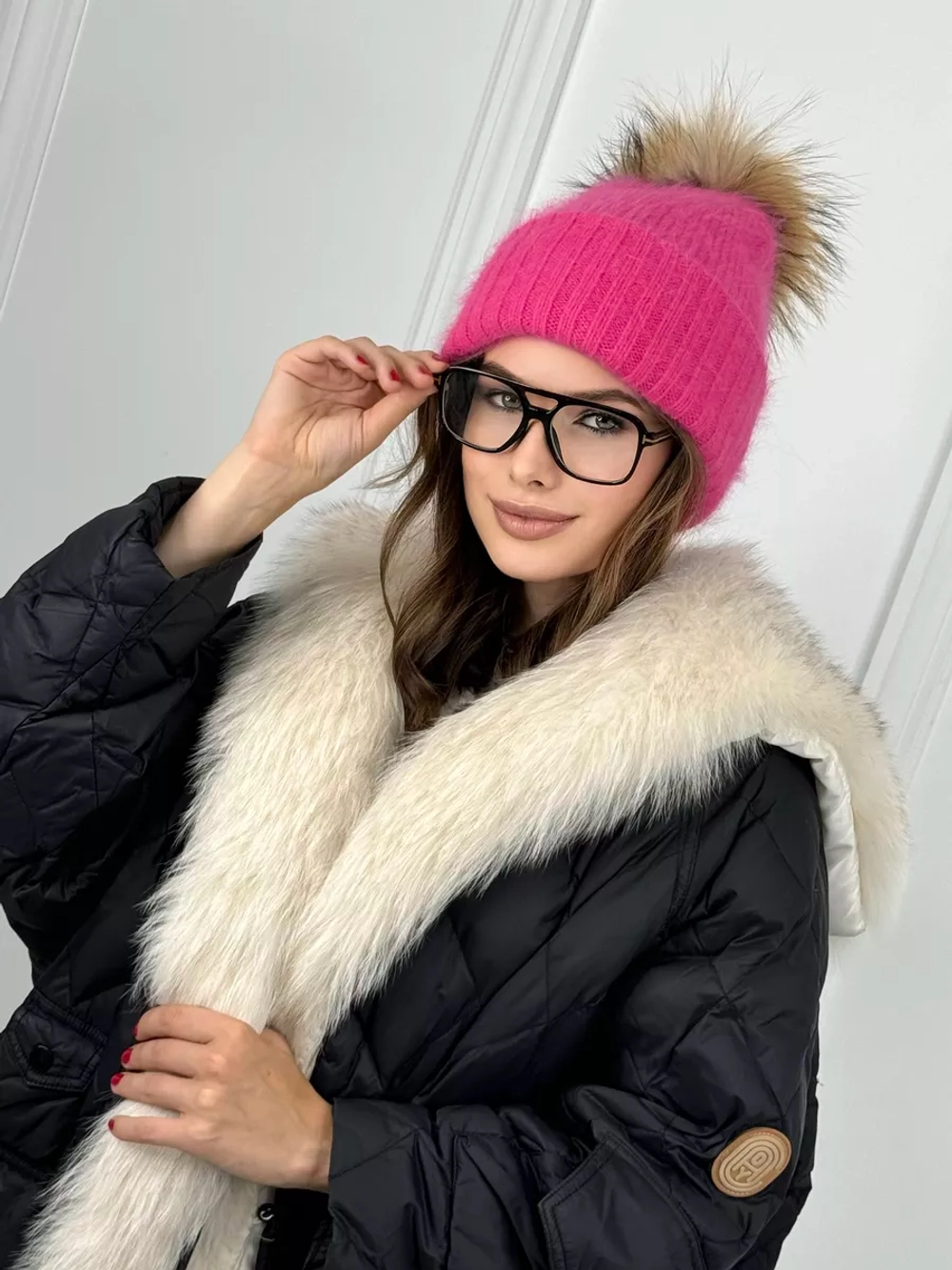 шапка зимняя с помпоном вязаная