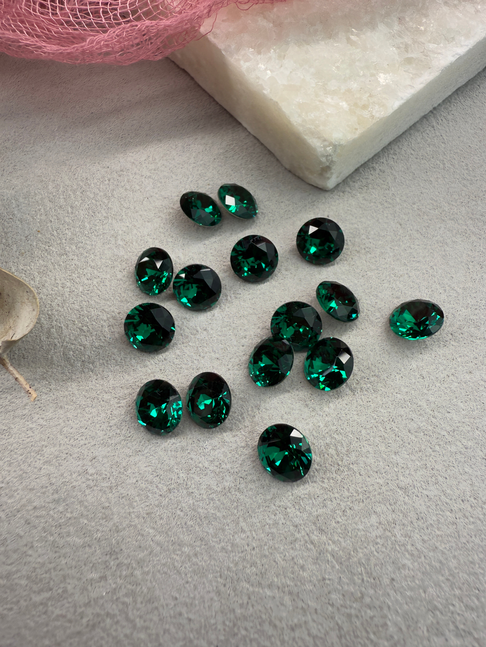 Шатон Chatone 8 мм (ss39), Emerald