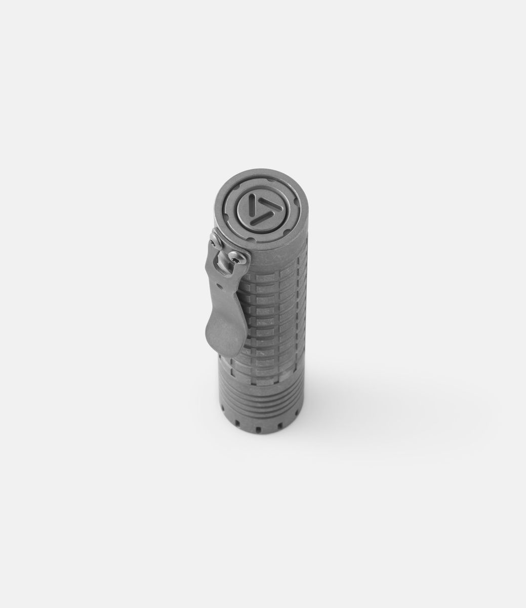 Rey Light Dawn Titanium Stonewashed XP-L HI — фонарик из титана
