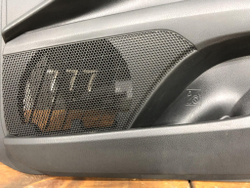 Обшивка двери передней правой Camry (XV70) 20-нв Б/У Оригинал 6761006R00C8