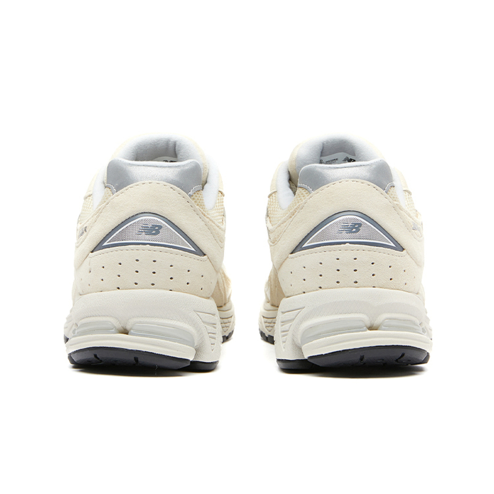 Кроссовки New Balance 2002R Bone