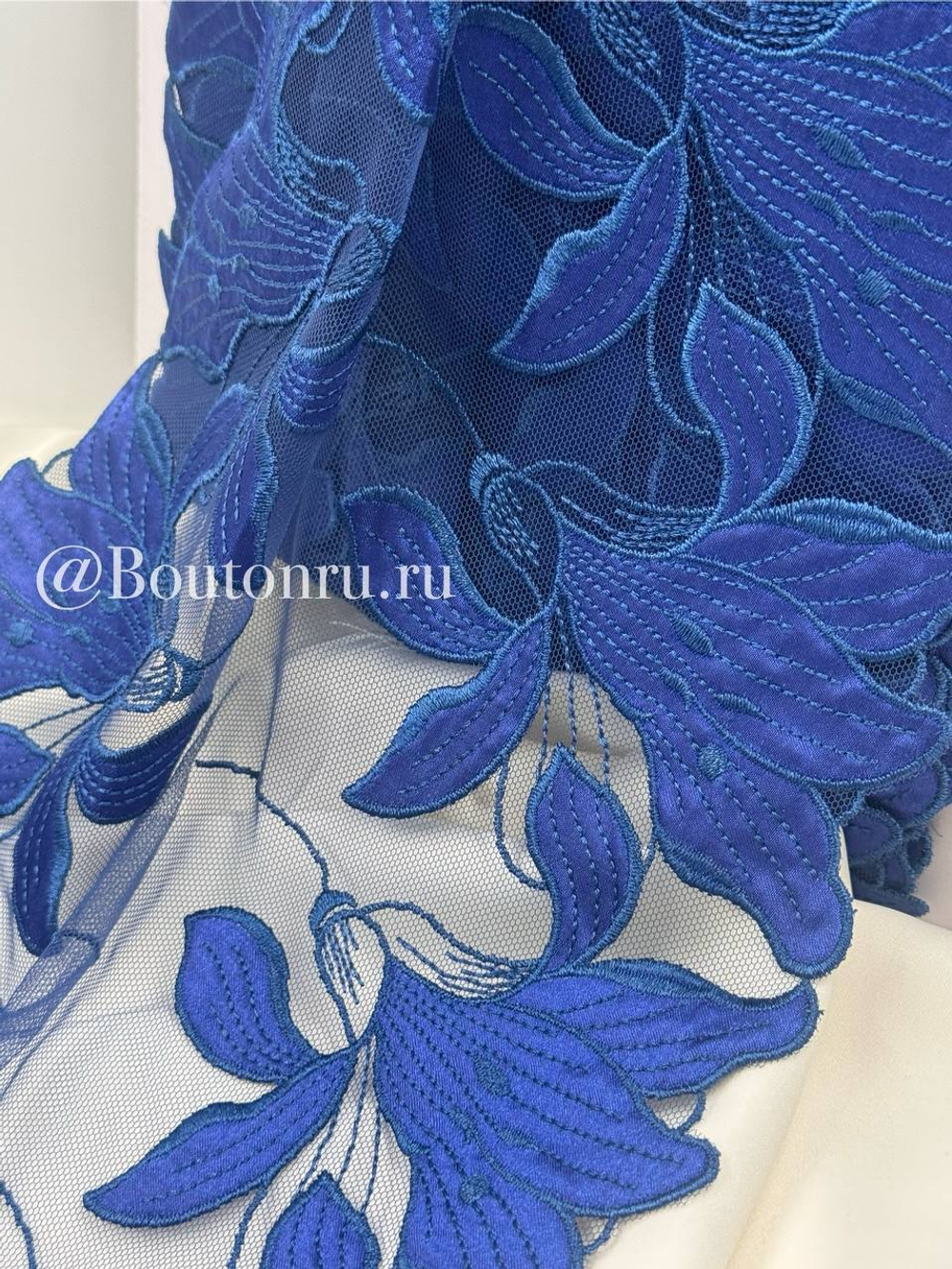 Кружево синее с вышитыми цветами "Лилии" 260 мм