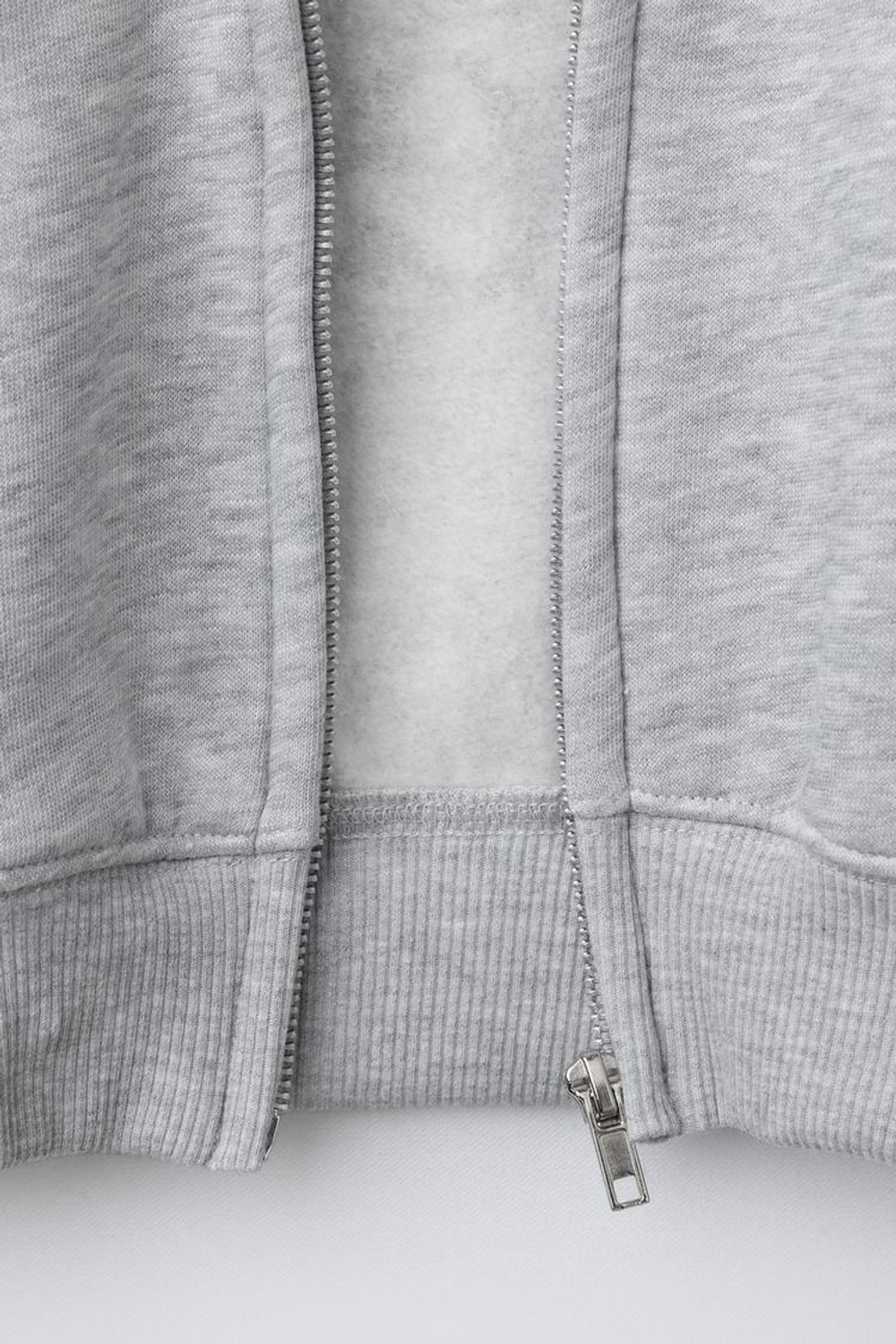 ZARA ХУДИ С ВЫШИВКОЙ СОБАКИ, СЕРЫЙ МЕЛАНЖ