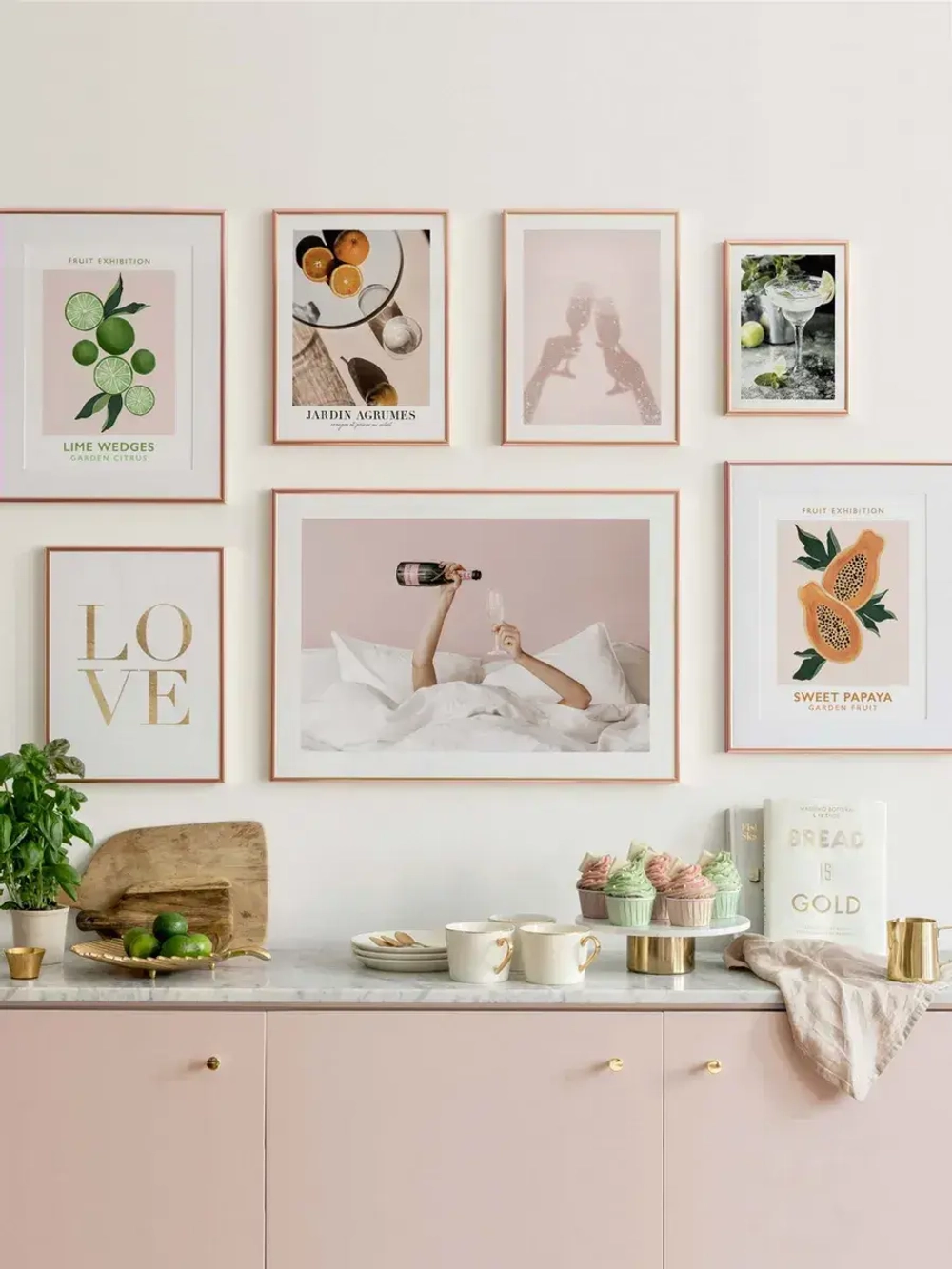 Металлическая рамка 33х47 см