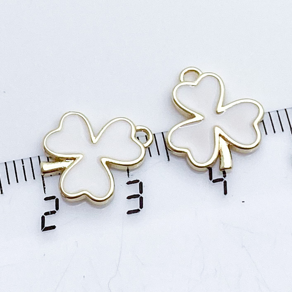 Подвеска Клевер, цвет золото+белый, размер 13*12 мм, цена за 1 шт