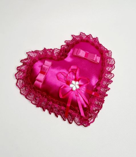 Подушечка для колец в виде сердца