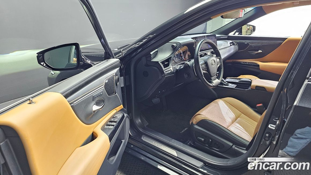 Lexus ES300h 7 Generation Executive (10.2021)