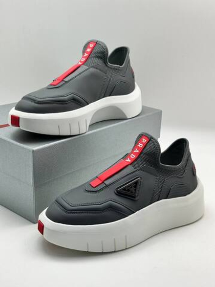 Кроссовки Prada