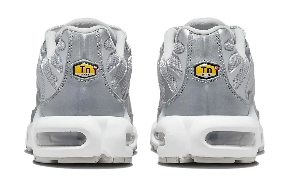 Nike Air Max Plus TN "Metallic Silver"