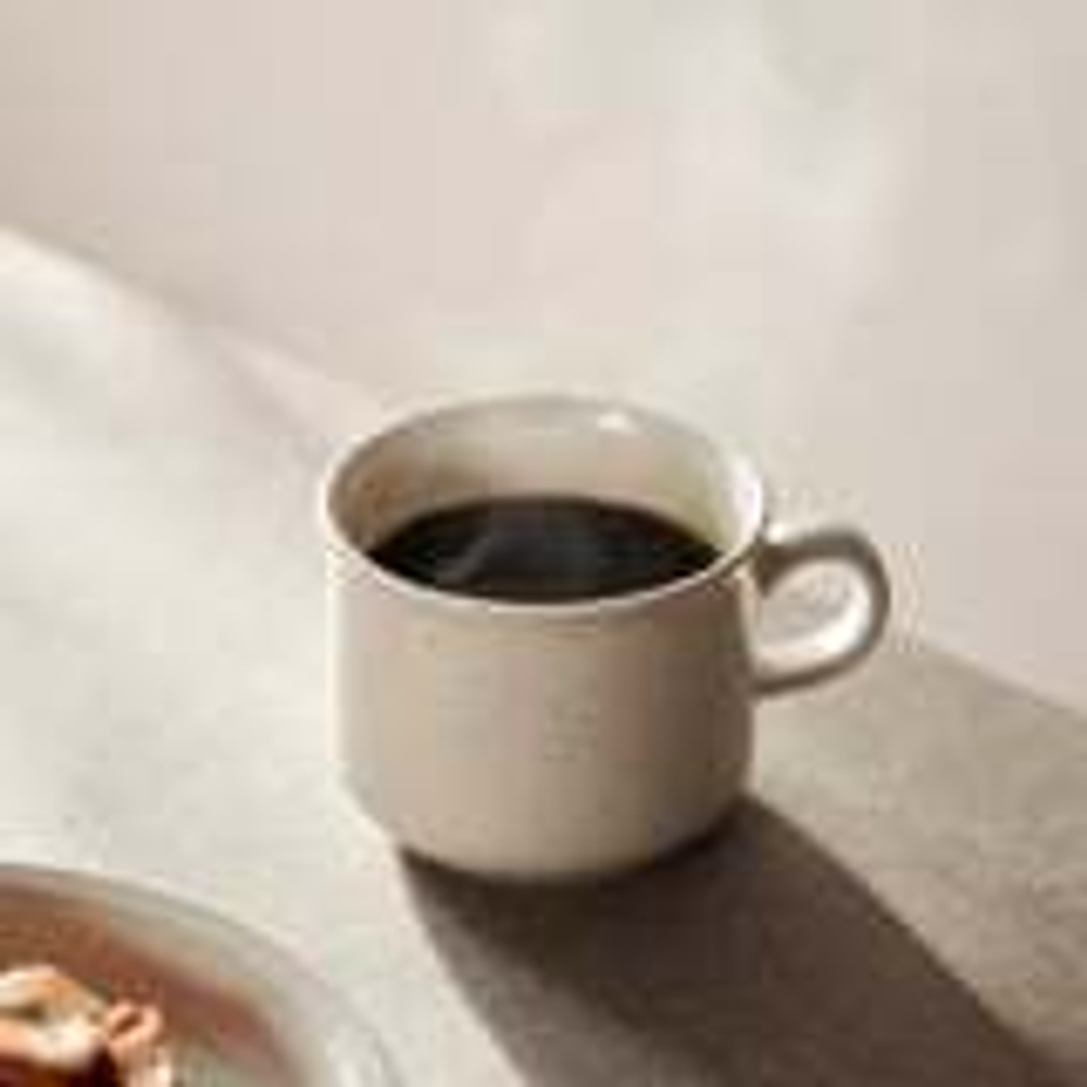 IKEA DAGGASTER (ИКЕА) Кружка, горошек/светло-бежевая, 400 мл