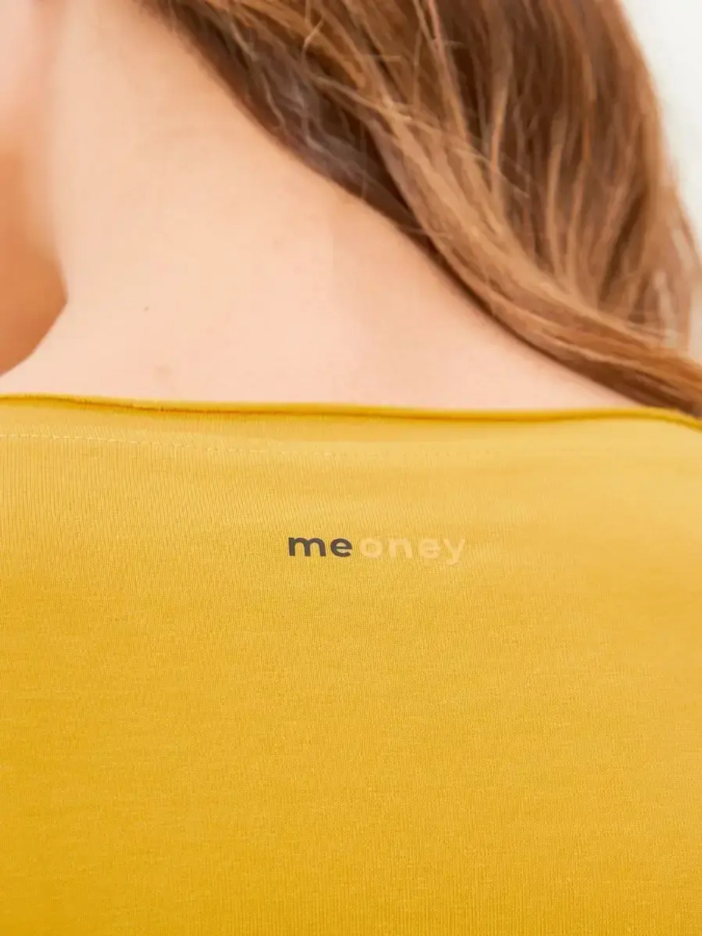 Лонгслив оверсайз с рукавом 3/4