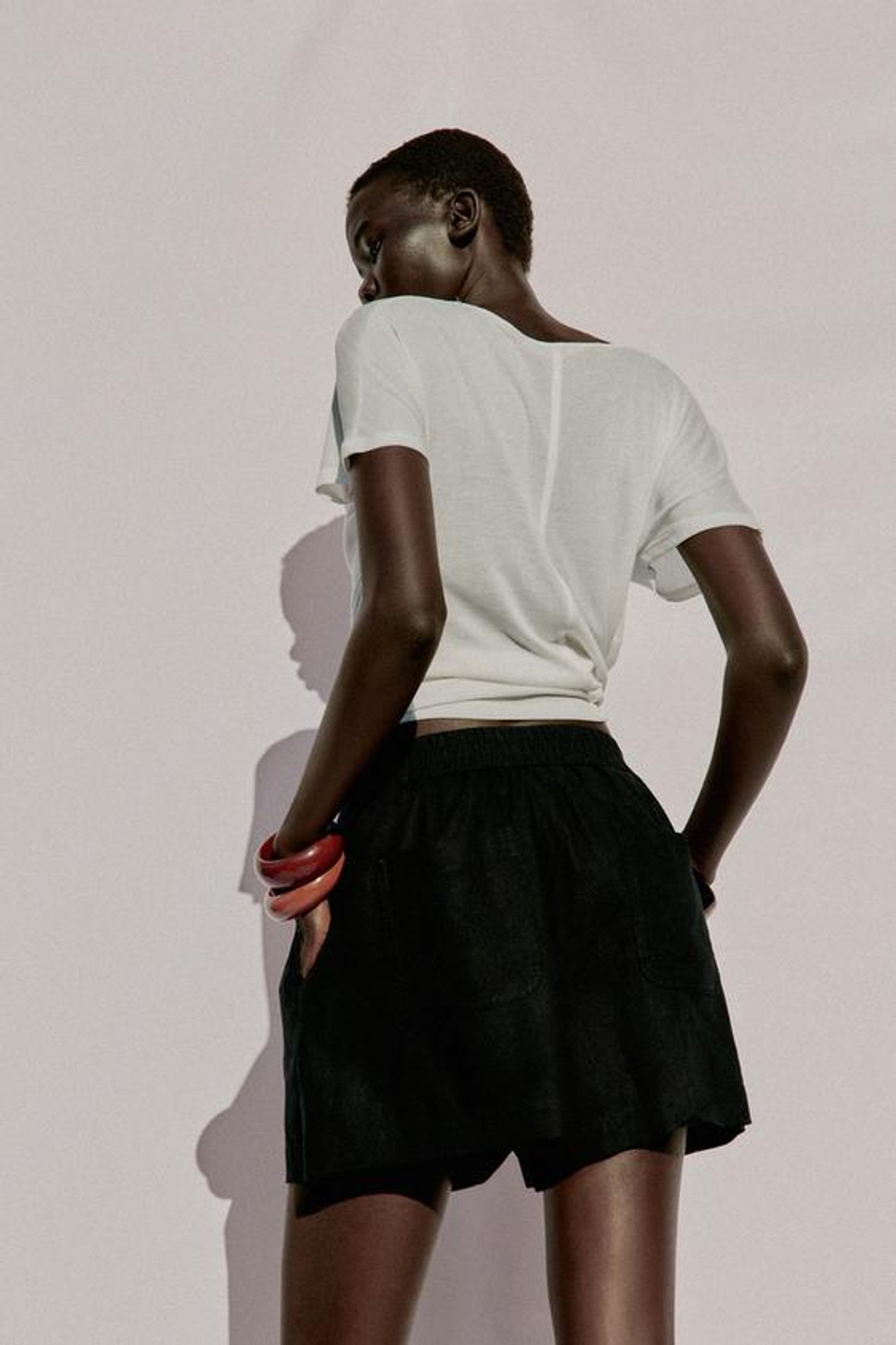 ZARA ШОРТЫ ИЗ СМЕСОВОГО ЛЬНА С ЭЛАСТИЧНЫМ ПОЯСОМ, ЧЕРНЫЙ