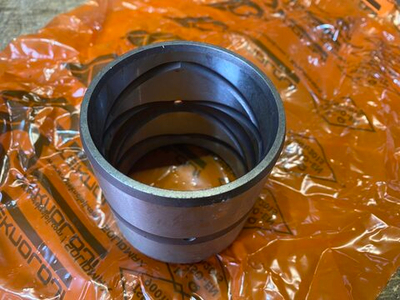 Втулка 903/20560 низ г/ц ковша