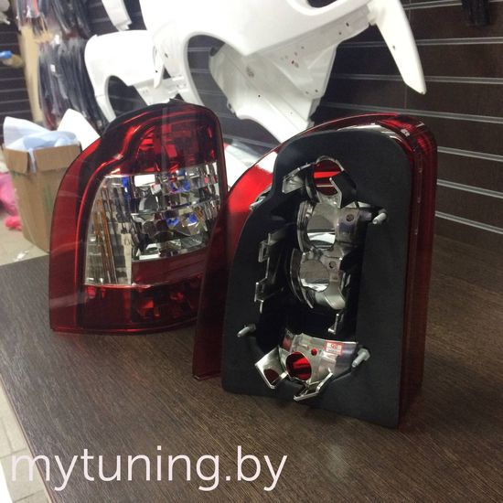 Задние фонари Ford Mondeo 1/2 red white