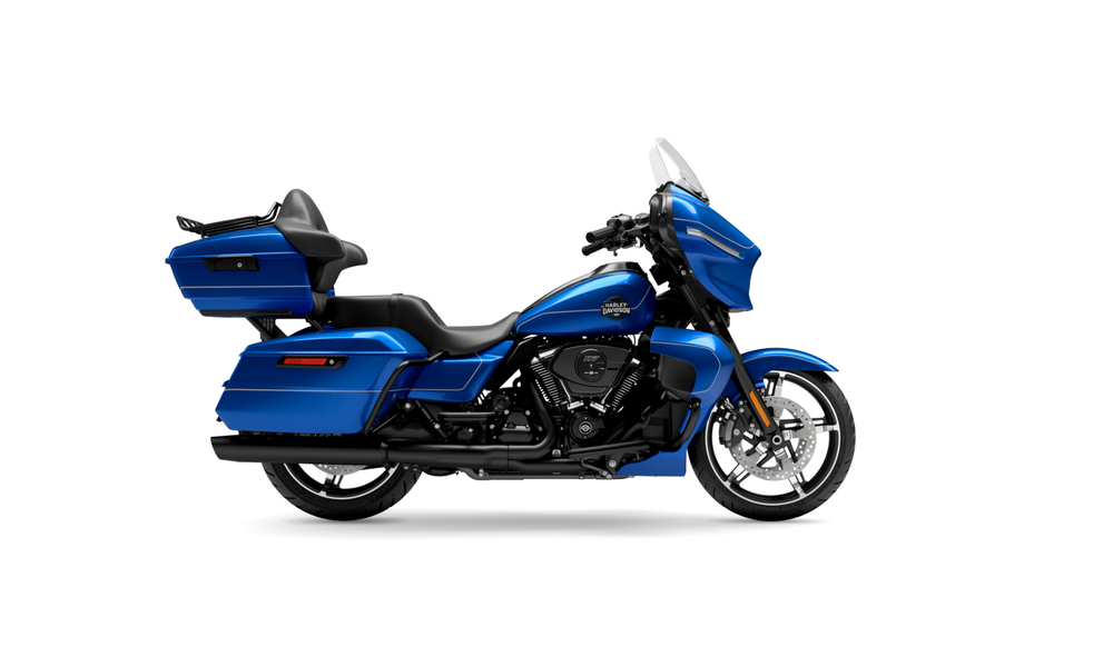 STREET GLIDE™ Ultra 117 в цвете BLUE BURST (BLACK TRIM)