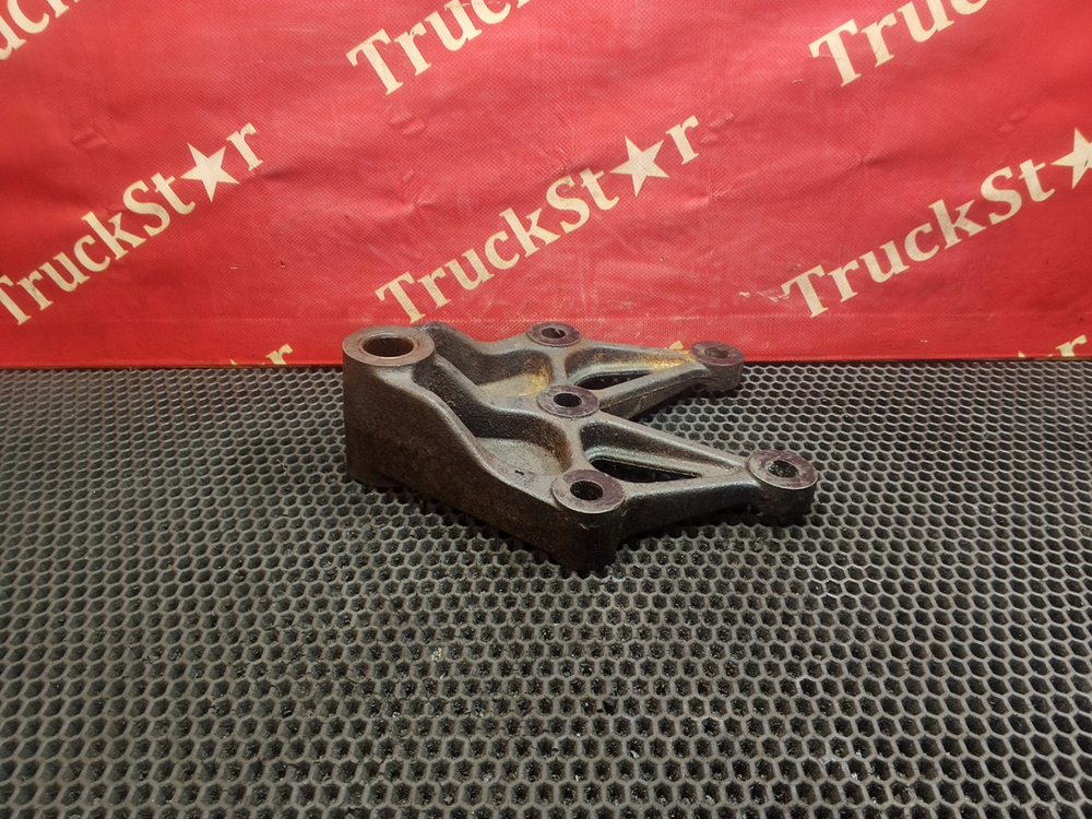 Кронштейн крепления передней рессоры (2-го моста)