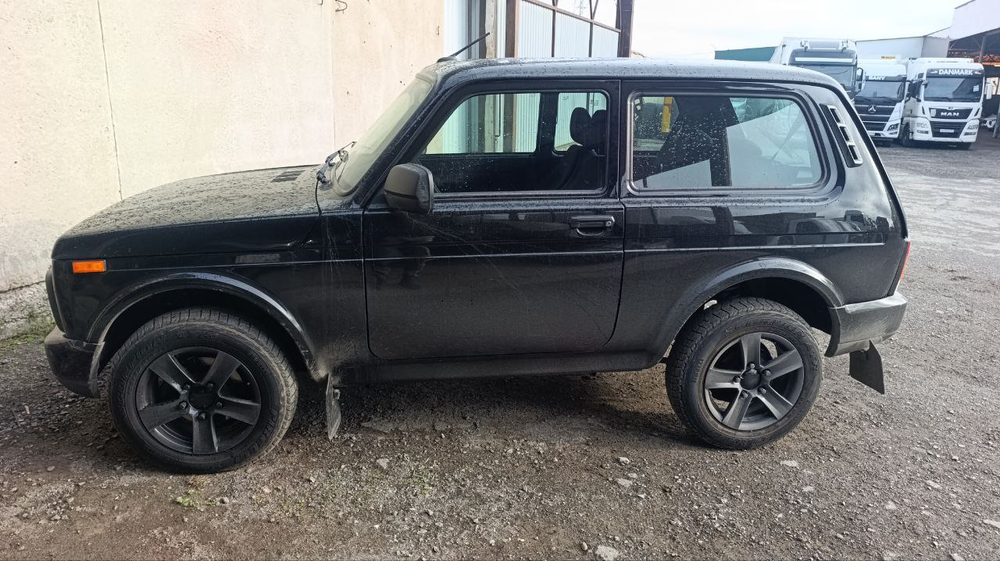 LADA 4X4 Niva Legend 3 дв Black 1.7 5МТ