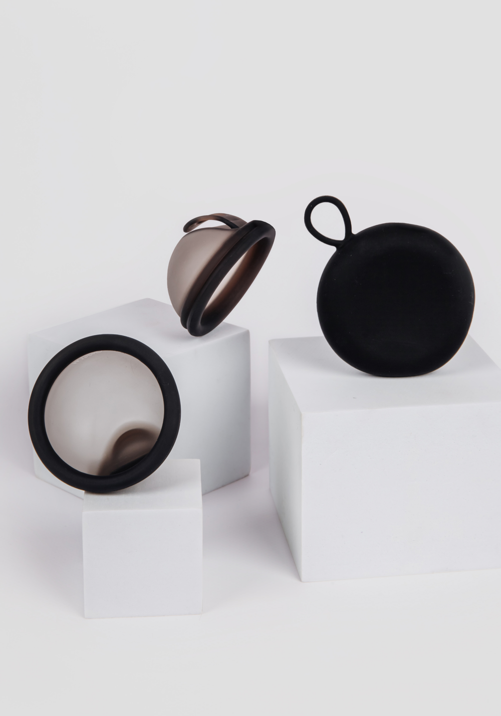 Менструальный диск с петлей для извлечения