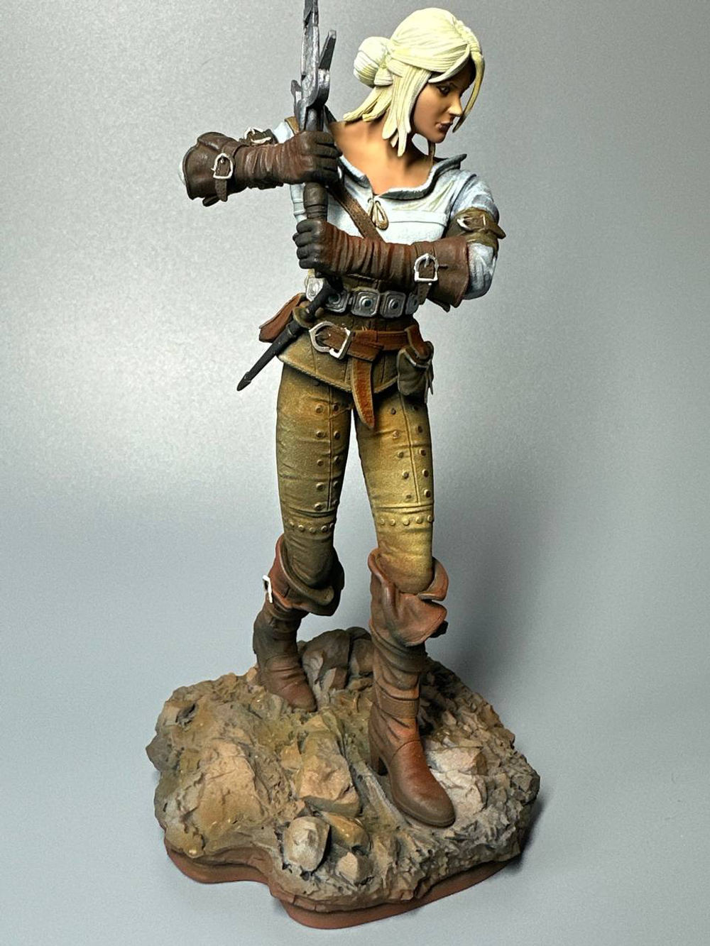 Ciri The Witcher Цири Ведьмак с мечом фигурка (окрашена)
