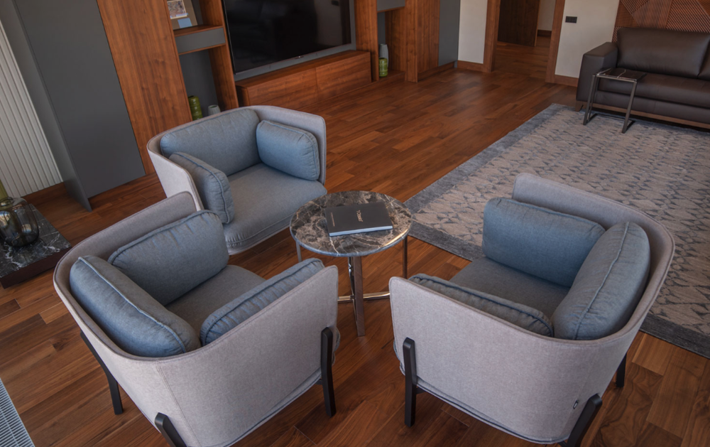 Мягкое кресло с высокой спинкой БЕЛЛАДЖИО