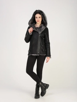 Дубленка зимняя натуральная с капюшоном короткая