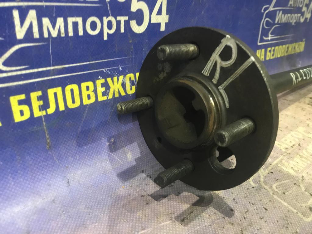 Полуось задняя левая MITSUBISHI LIBERO 2001