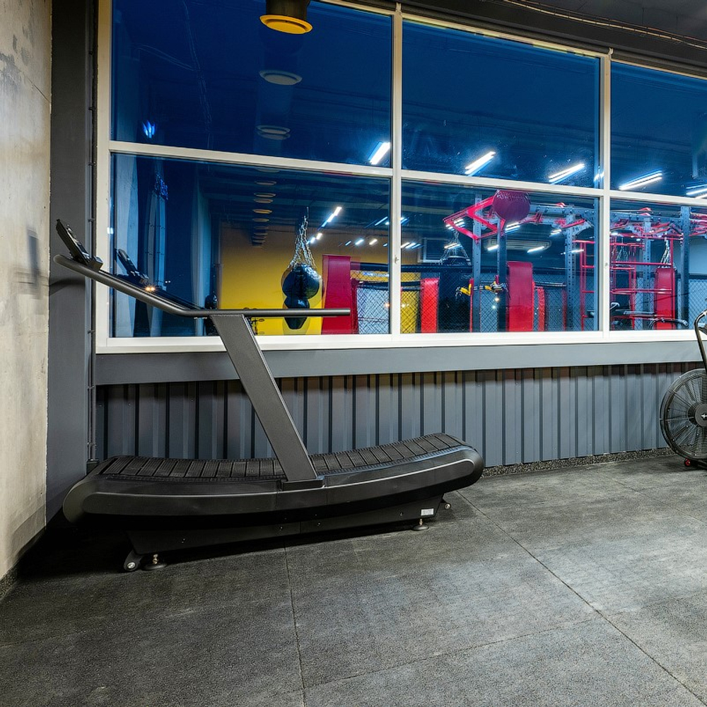 Профессиональная изогнутая беговая дорожка DHZ А-7000