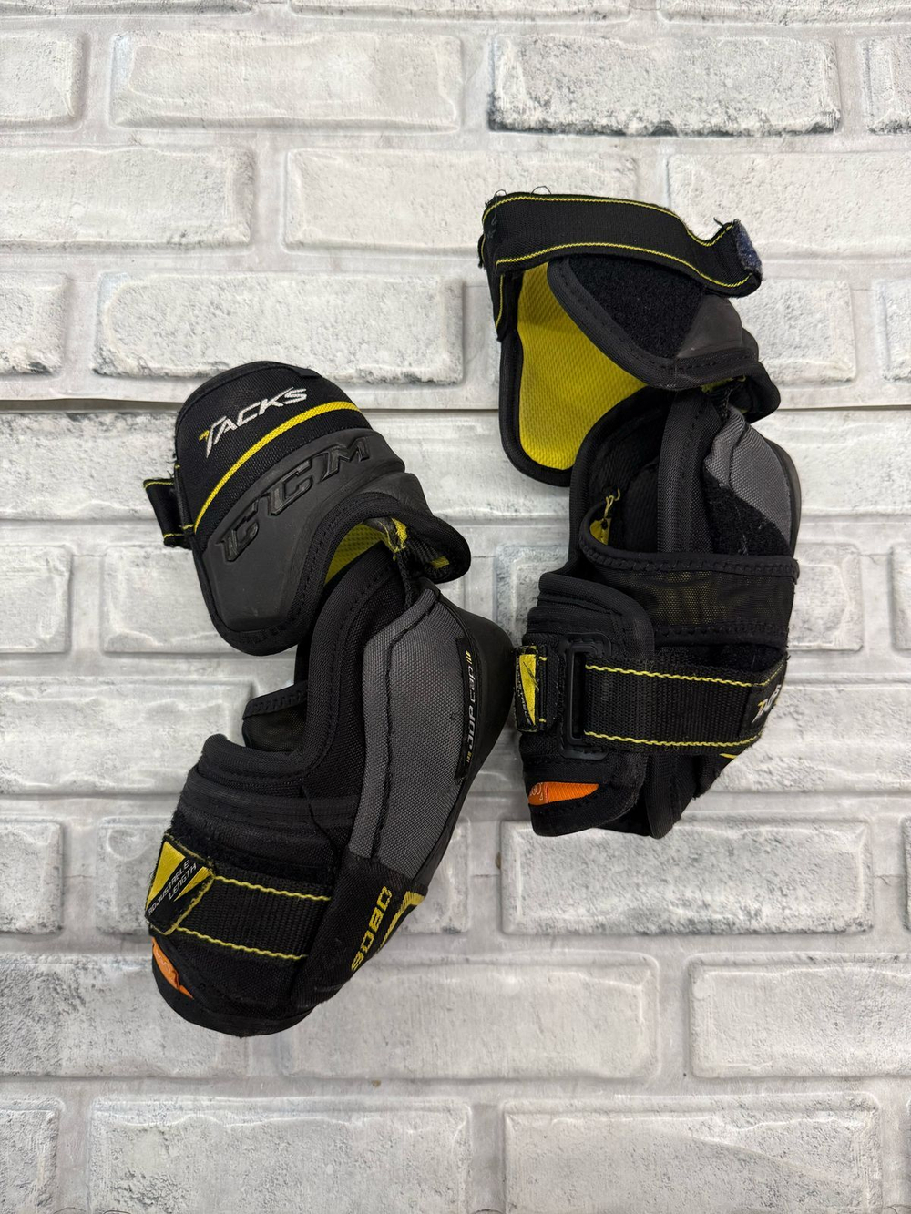 CCM tacks 9080 JR M