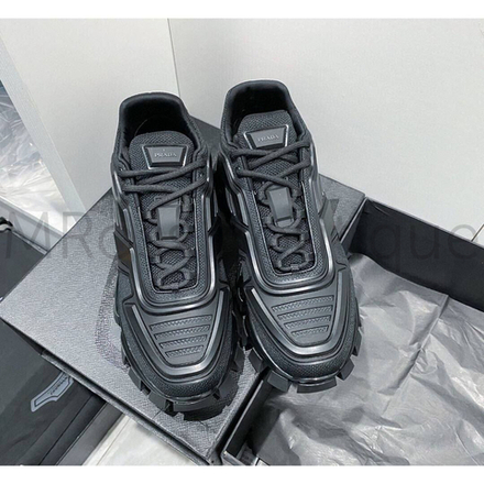 Женские кроссовки Prada Cloudbust Thunder черного цвета на высокой подошве