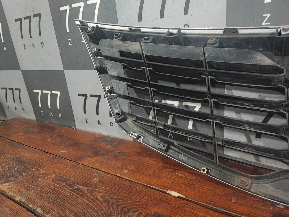 Решетка радиатора Kia Sportage 3 (SL) 10-14 Б/У Оригинал 863523W000