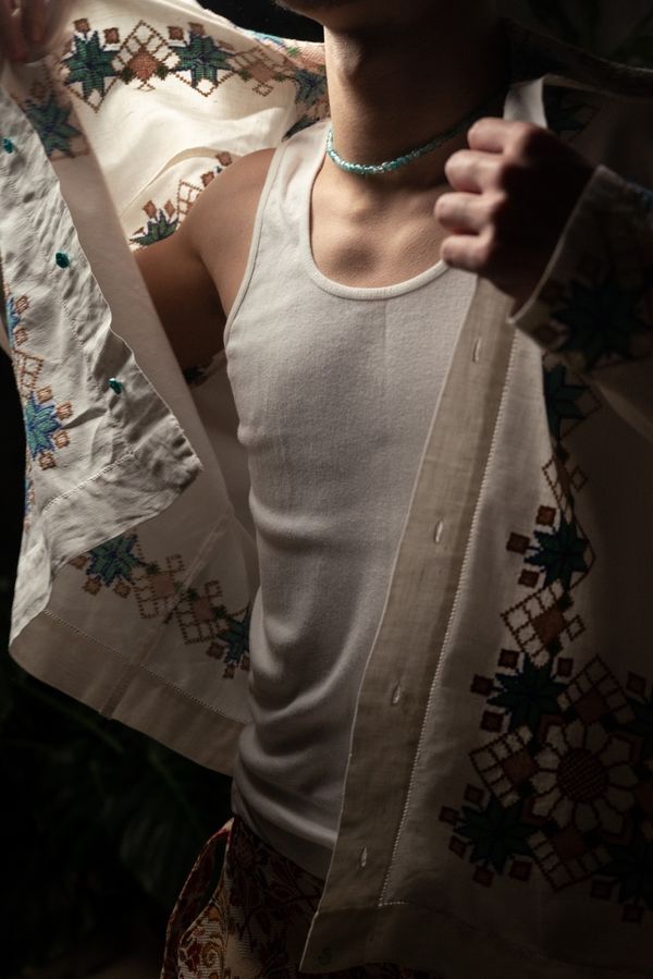 Рубашка Украшенная Повторяющимся Узором / Repeating Pattern Long Sleeve белая - фото 7