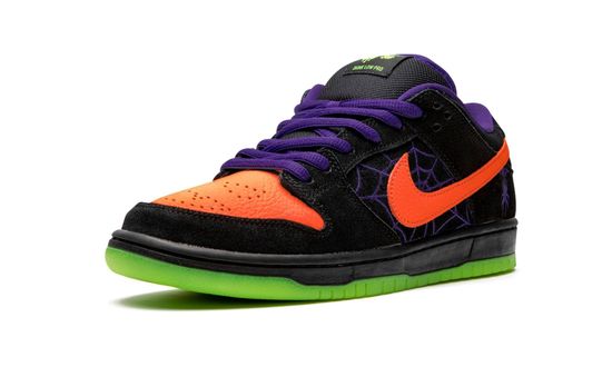 Кроссовки Nike SB Dunk Low "Night Of Mischief"