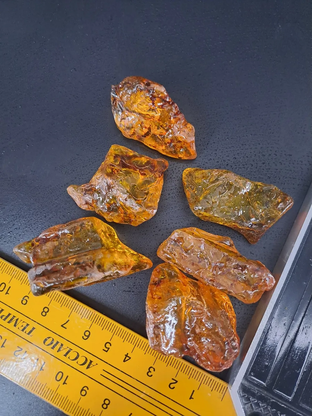 Молодой янтарь Копал коллекционный 11 гр