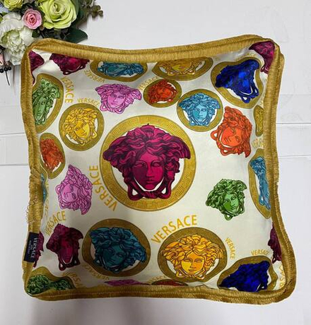 Подушка Versace 50х50 см