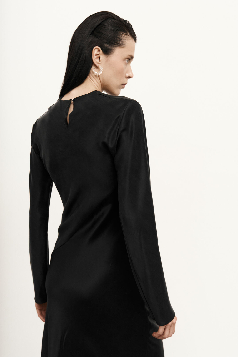 Платье с диагональным швом черное