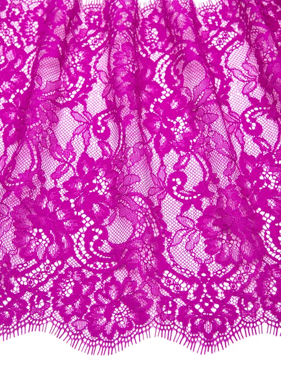 01-45 Кружево шантильи 24 см, фуксия
