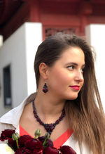 Серьги из бисера "Ника" ручной работы с камнем Гранат