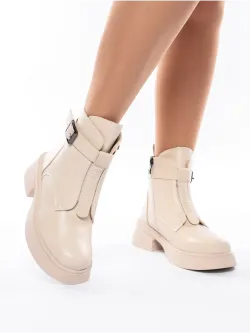 Зимние ботинки на высокой платформе