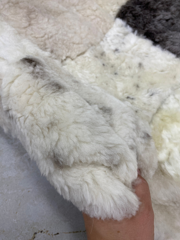 Меховой коврик накидка на кресло из овчины