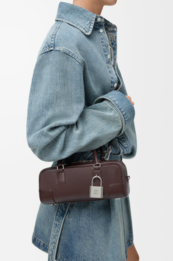 Loewe Укороченная сумка Amazona 23 из блестящей телячьей кожи, темно-каштановый