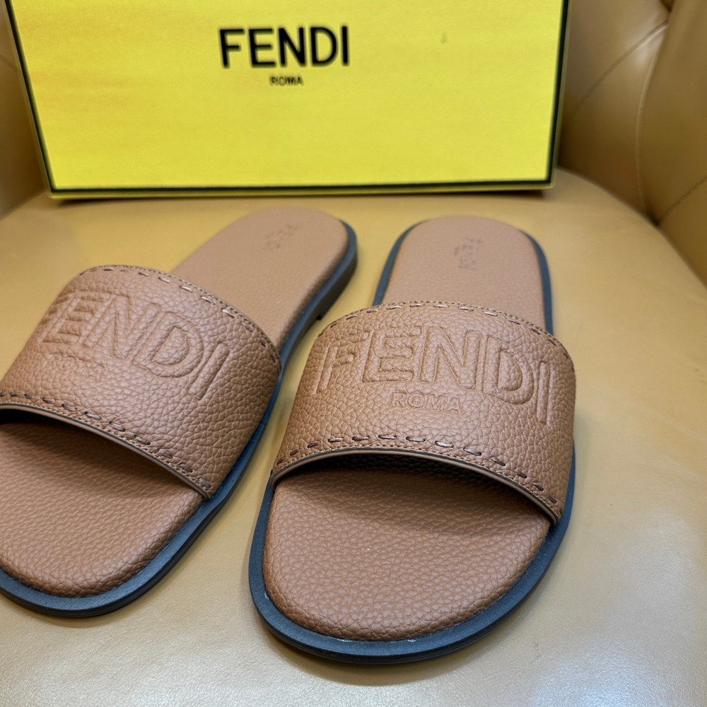 Кожаные шлепанцы