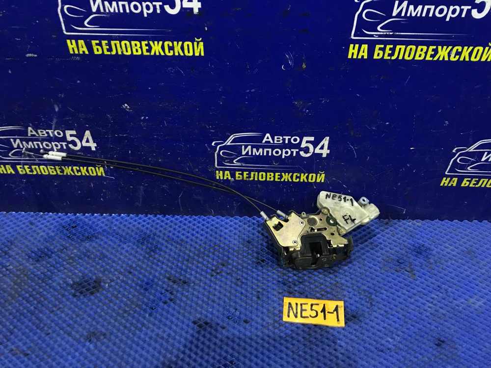 Замок двери передней левой NISSAN ELGRAND 2005