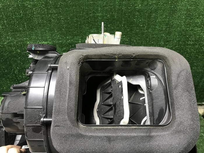 Корпус отопителя LR Discovery Sport (2019-н.в.)