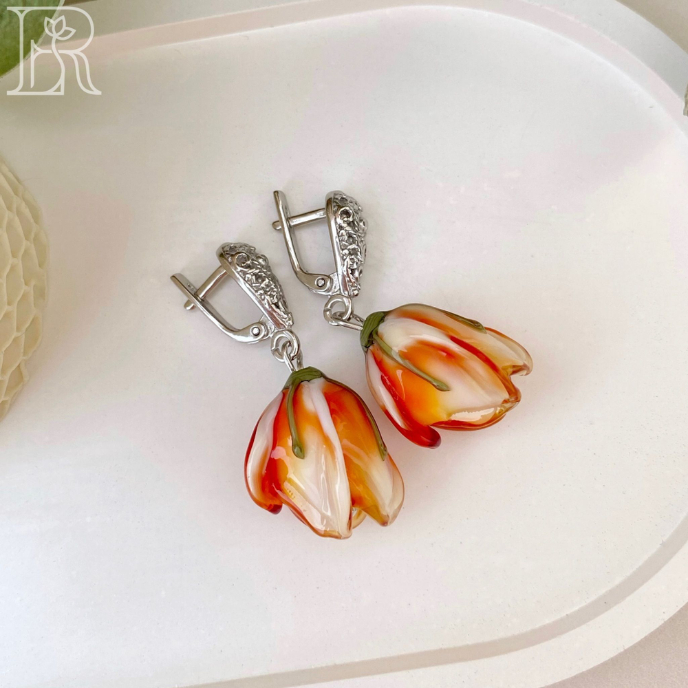 LEFIREL' Серьги серебряные женские "Астрея" с цветами из муранского стекла / ювелирные украшения из родированного серебра 925