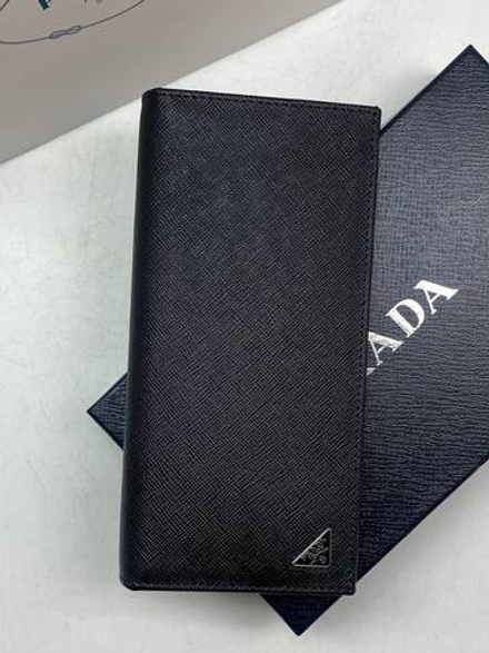 Кошелёк Prada