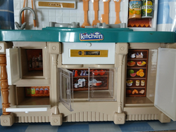 Игровой кухонный набор "Счастливая кухня", с музыкой, светом и посудой, высота 27 см